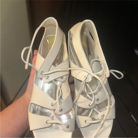 Kenneth Cole White Lace-Up Sandals - Picture 3 of 4